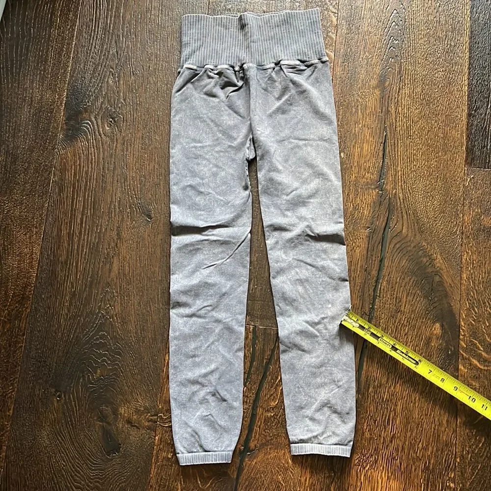 Free People High-Rise 7/8 Length Good Karma Leggings - Washed Grey - M/L - Picture 10 of 11